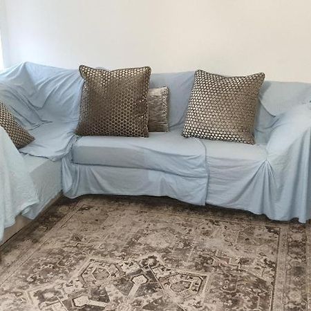 Lovely 2-Bedroom, 1 Bathroom Home, Sleeps 4 London Exterior photo